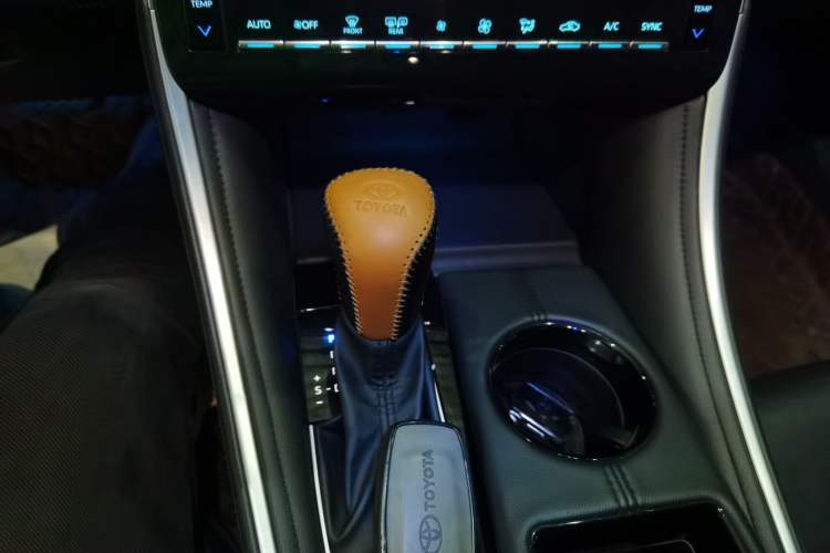 Used Toyota Avalon 2022 Dual-Engine 2.5L Luxury Edition
