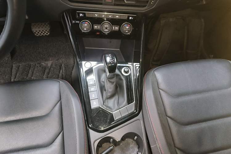 Used Volkswagen Tayron 2019 330TSI Two-Wheel Drive Luxury Model China VI Standard
