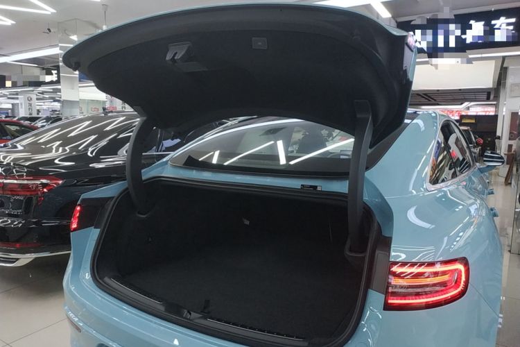 Used Hima Luxeed S7 2025 855 km Max
