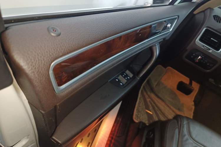 Used Volkswagen Touareg 2011 3.0 TSI Standard Version
