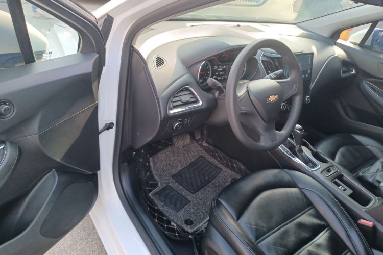 Used Chevrolet Cruze 2018 320 Automatic Pioneer Sunroof Edition
