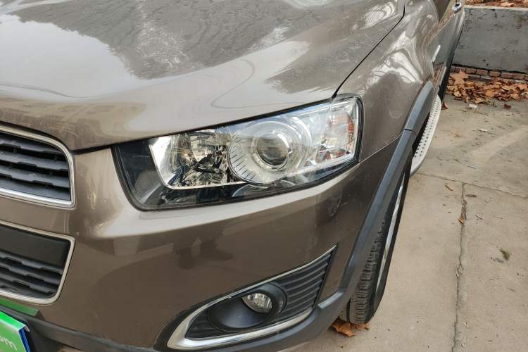 Used Chevrolet Captiva 2015 2.4L 4x4 Flagship Edition 7-Seater
