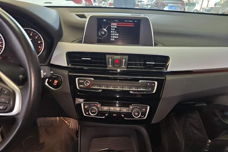 Used BMW X1 2016 sDrive18Li Premium Edition
