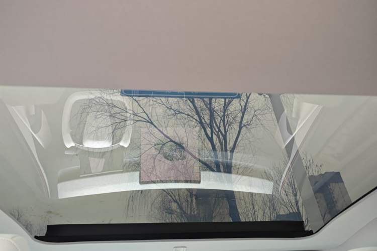 Used Tesla Model Y 2025 Long-Range All-Wheel-Drive Version