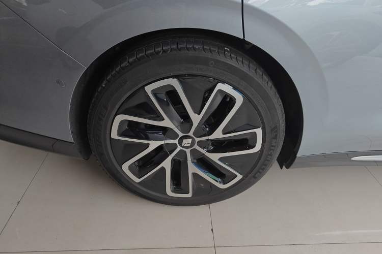 Used Baojun Enjoy 2025 All-Electric 600km Luxury Edition
