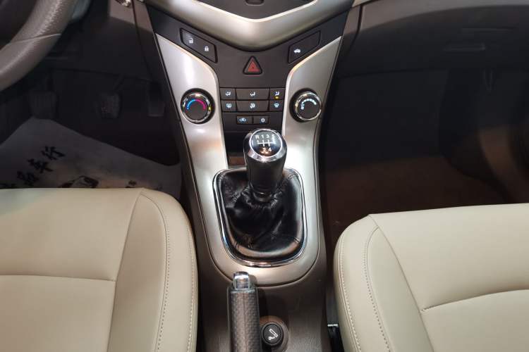 Used Chevrolet Cruze 2015 1.5L Classic SL MT