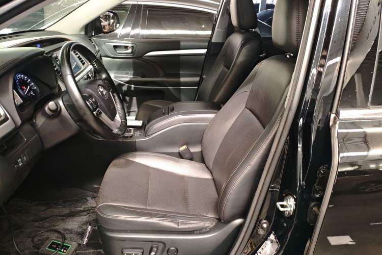 Used Toyota Highlander 2015 2.0T Four-Wheel Drive Luxury Edition 7-Seater
