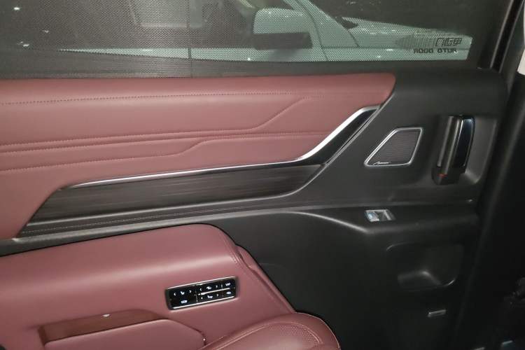 Used Buick Century 2023 2.0T Six-Seater Yinshi Edition
