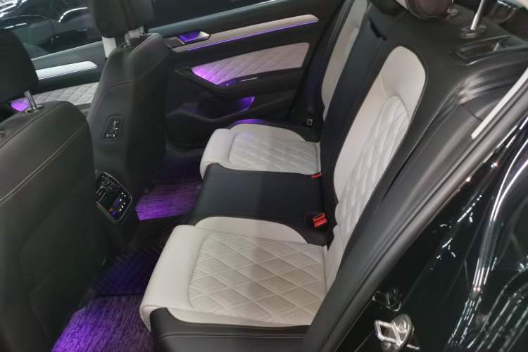 Used Volkswagen Magotan 2023 2 Million Units Commemorative Edition 330TSI DSG Luxury Version
