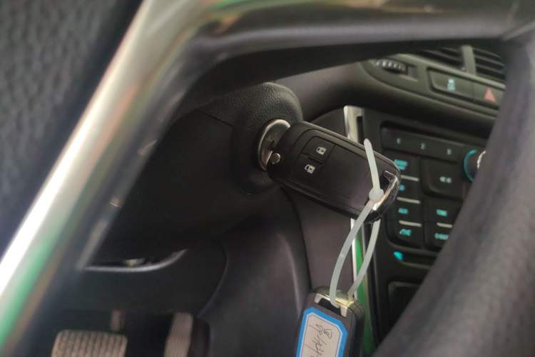 Used Buick Encore 2015 1.4T Automatic Two-Wheel Drive Urban Elite Version
