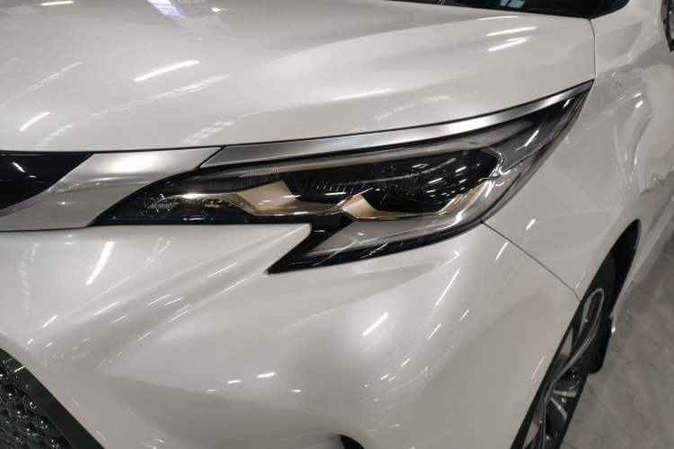 Used Toyota Granvia 2024 2.5L Hybrid Prestige PLUS Edition
