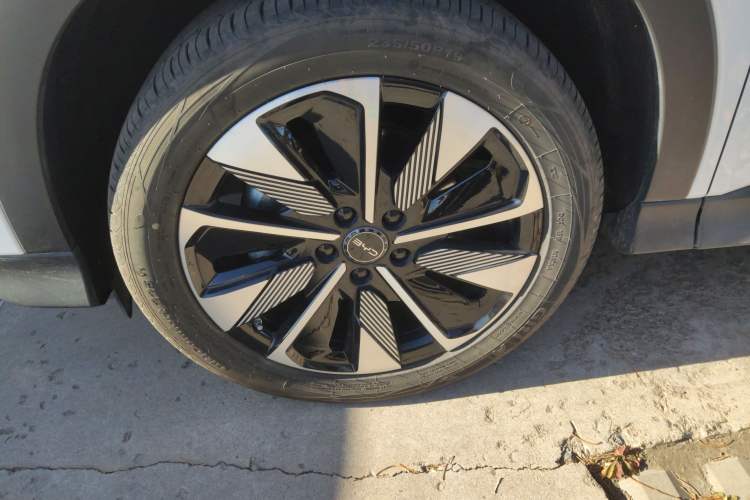 Used BYD Song PLUS New Energy 2025 EV Intelligent Driving Version 520km Premium Model
