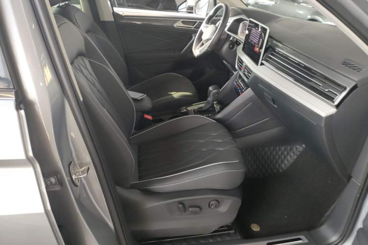 Used Volkswagen Tiguan L 2023 330TSI Automatic Two-Wheel Drive R-Line Enjoyment Edition