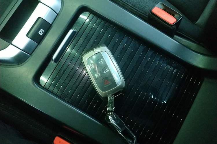 Used Land Rover Discovery Sport 2017 2.0T HSE
