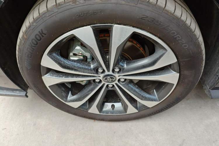 Used Toyota Granvia 2026 Model 2.5L Hybrid Prestige PLUS Edition