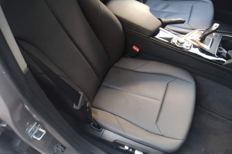 Used BMW 3 Series 2016 320i Fashion Model
