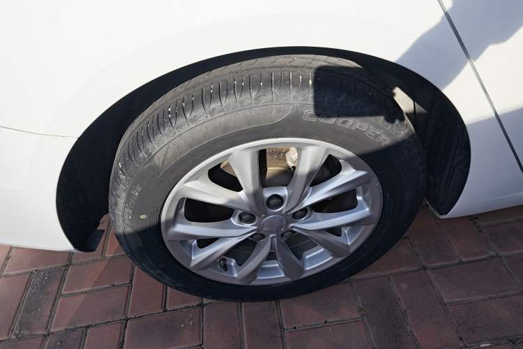 Used Roewe i5 2020 1.5L Automatic 4G Connected Linghao Edition