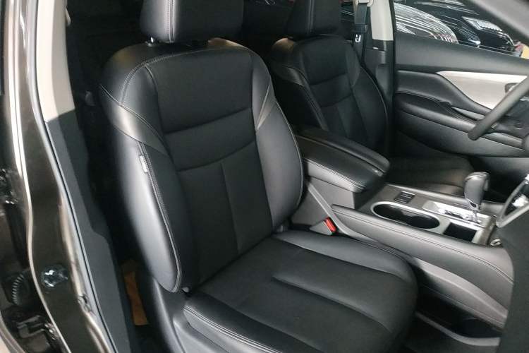 Used Nissan Murano 2019 2.5L XL Two-Wheel Drive Smart Connect Luxury Edition China VI Standard