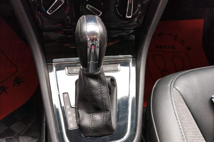 Used Volkswagen Bora 2014 1.6L Automatic Fashion Model
