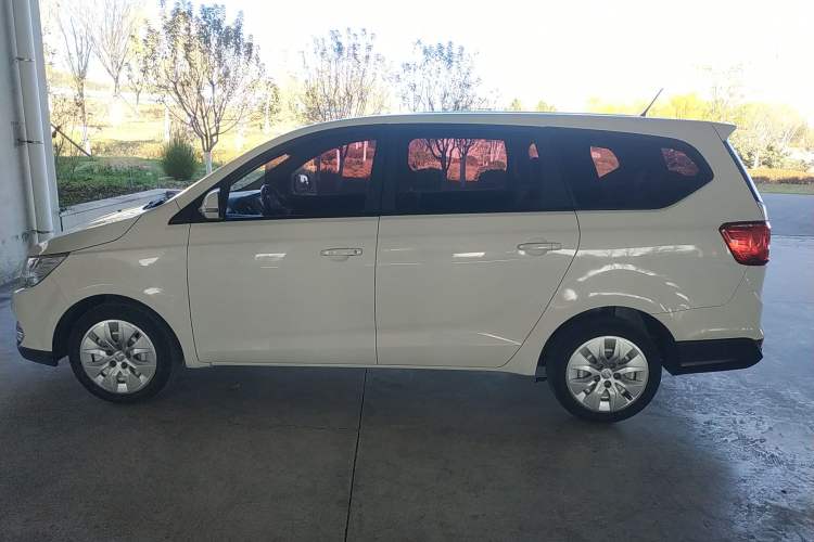Used Baojun 730 2016 1.5L Manual Value Edition 7 Seats China V Emission Standard
