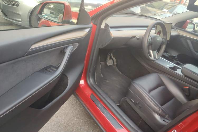 Used Tesla Model Y 2021 Long-Range All-Wheel-Drive Version 3D7