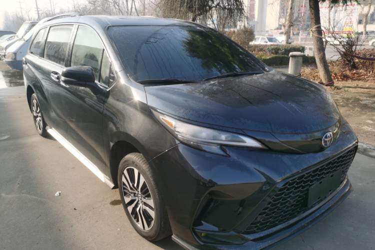 Used Toyota Granvia 2023 2.5L Hybrid Comfort Edition
