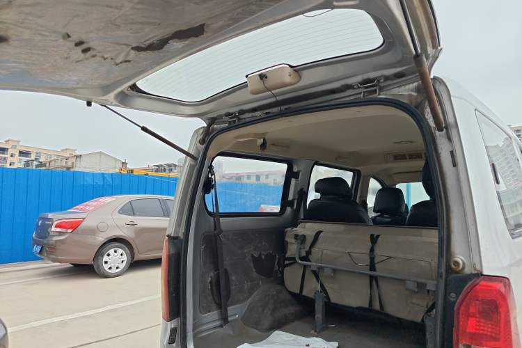 Used Wuling Rongguang V 2016 1.5L Standard Version
