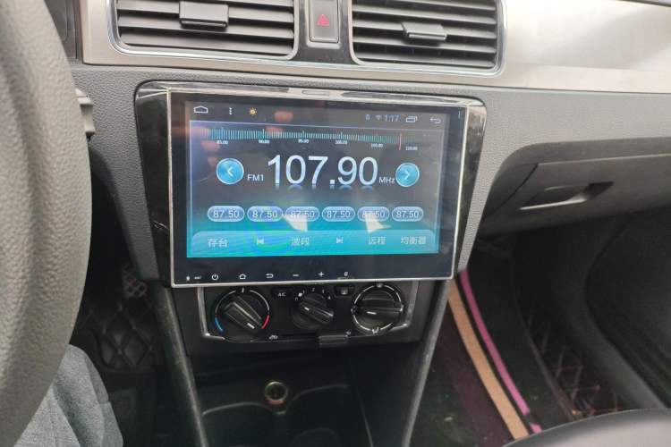 Used Volkswagen Santana 2015 1.6L Manual Comfort Edition
