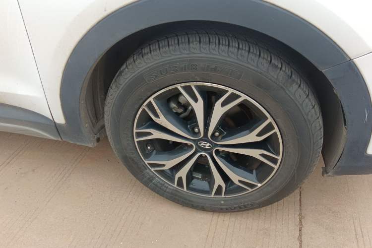 Used Hyundai Santa Fe 2017 2.0T Automatic Two-Wheel Drive Smart Version 7 Seats