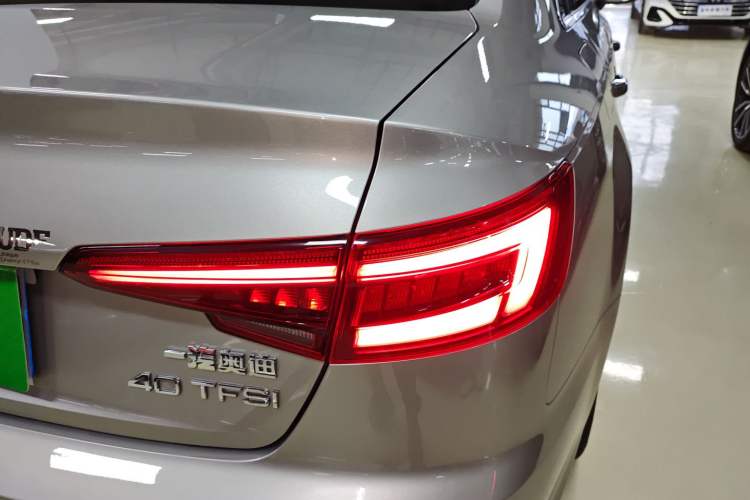 Used Audi A4L 2018 30th Anniversary Edition 40 TFSI Fashion Model
