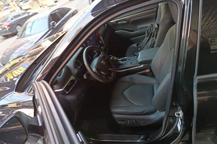 Used Toyota Highlander 2022 Dual-Engine 2.5L Four-Wheel Drive Supreme Edition 7-Seater
