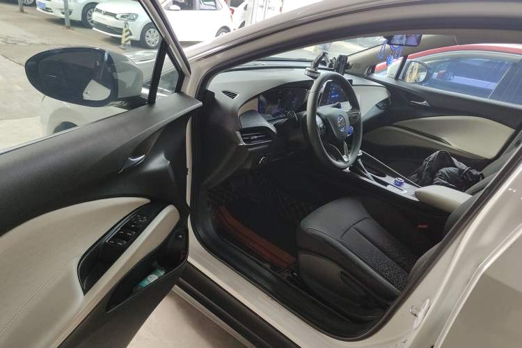 Used Buick Velite 6 2022 Plug-in Hybrid Connected Fashion Model