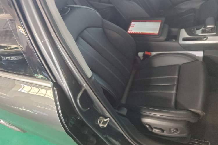 Used Audi A4L 2023 40 TFSI Fashion Dynamic Model
