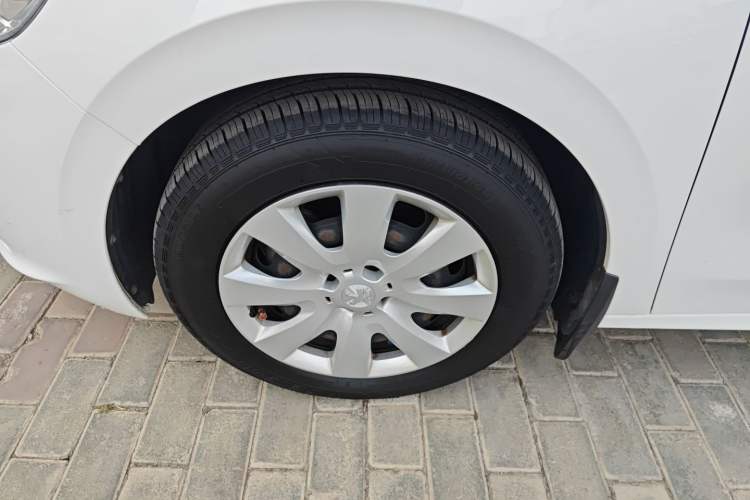 Used Peugeot 301 2014 1.6L Manual Comfort Edition
