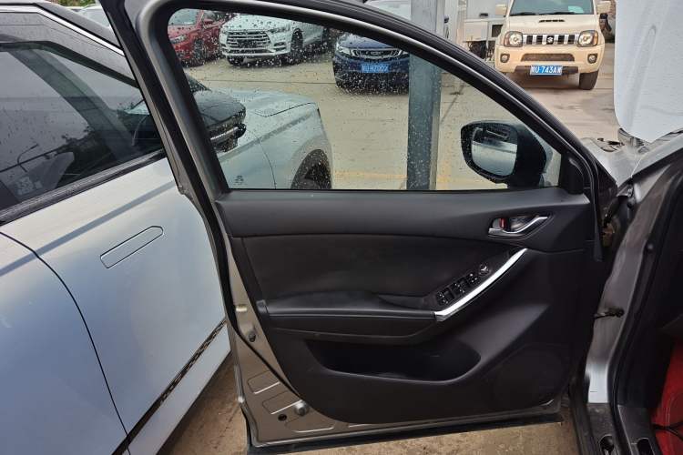 Used Mazda CX-5 2015 2.0L Automatic Two-Wheel Drive Urban Version
