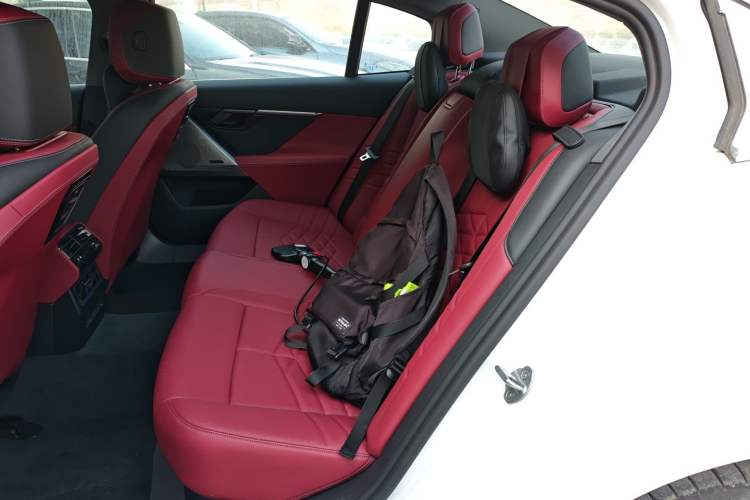 Used BMW i5 2024 eDrive 35L Luxury Package