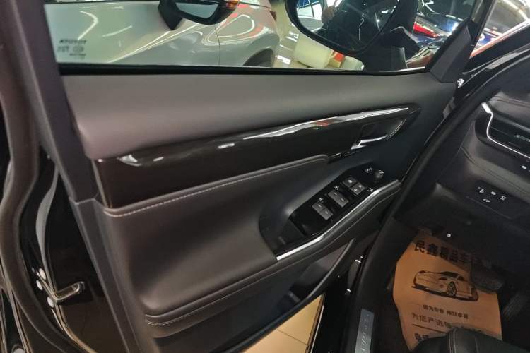 Used Toyota Crown Land Cruiser 2022 2.0T Four-Wheel Drive Prestige Edition
