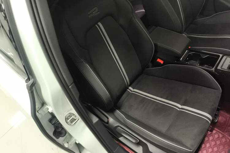 Used Volkswagen Golf 2023 Facelift 280TSI DSG R-Line Lite