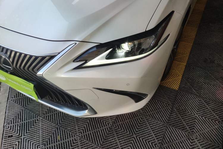 Used Lexus ES 2020 200 Excellence Edition
