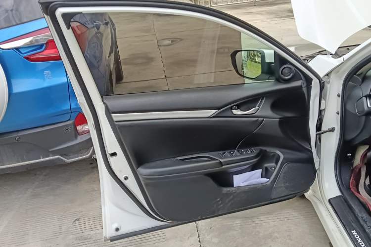 Used Honda Civic 2016 220TURBO CVT Luxury Edition
