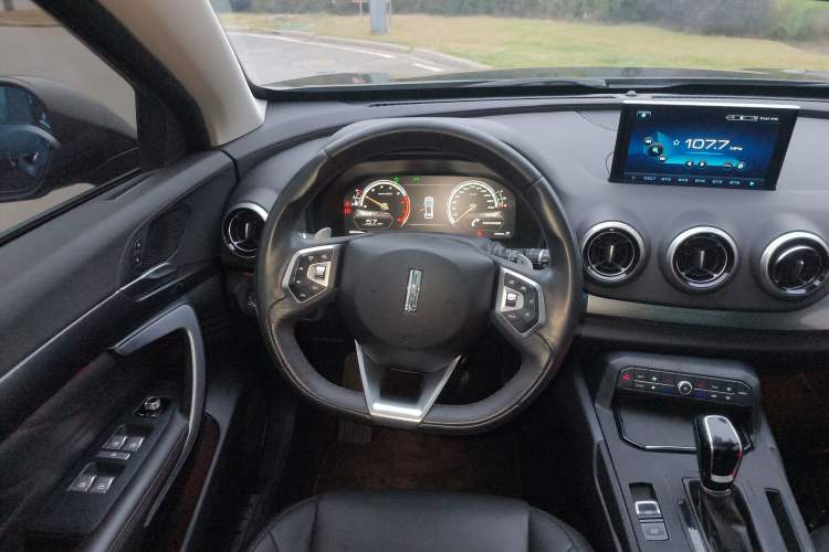 Used Wey VV7 2017 2.0T Ultra-Luxury Version
