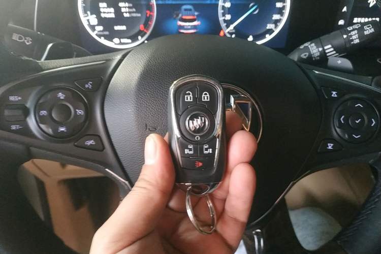 Used Buick GL8 2021 ES Land Cruiser 653T Luxury Edition
