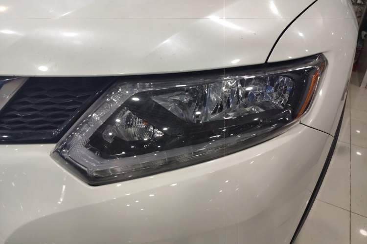 Used Nissan X-Trail 2014 2.5L CVT Luxury Edition 4WD
