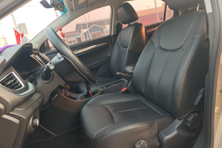 Used Roewe 360 2015 1.5L manual luxury edition
