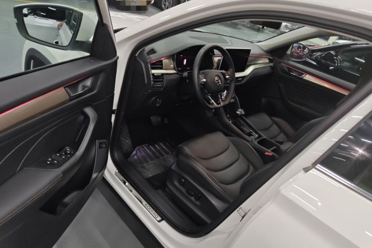 Used Skoda Kodiaq 2022 TSI330 5-Seater Two-Wheel-Drive Luxury Edition
