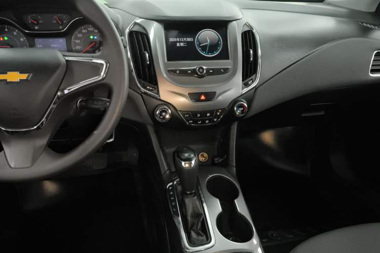 Used Chevrolet Cruze 2017 1.5L Automatic Pioneer Sunroof Edition