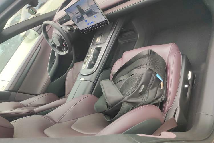 Used  SU7 2024 Four-Wheel Drive Ultra-Long Range Advanced Intelligent Driving Max Edition
