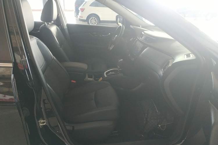 Used Nissan X-Trail 2019 2.0L CVT Smart Connect Comfort Edition 2WD
