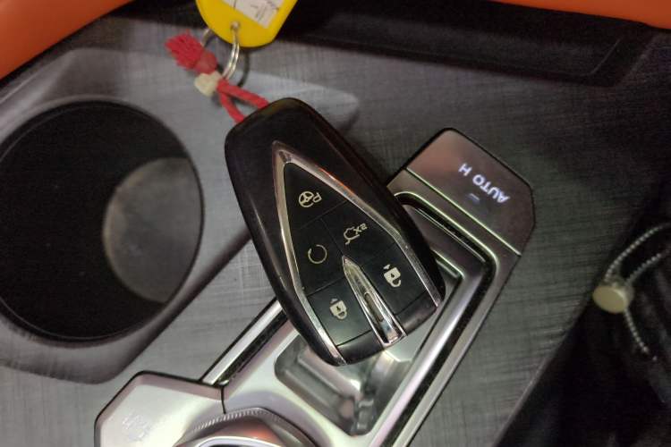 Used Changan UNI-V 2022 1.5T Smart Navigation Version
