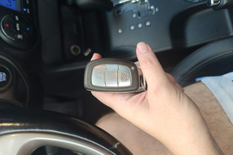 Used Hyundai ix35 2013 2.0L Automatic Two-Wheel Drive Smart GLS China IV Standard
